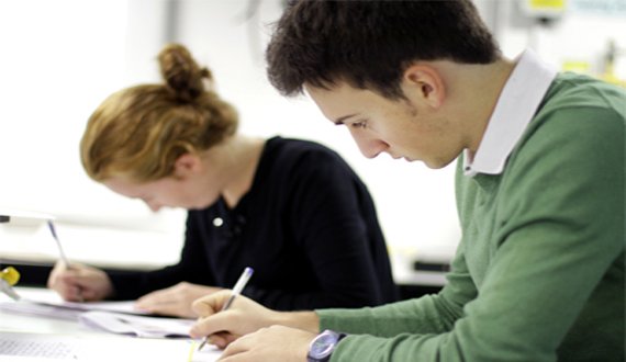 خوب گوش کردن در صنف را یاد بگیرید