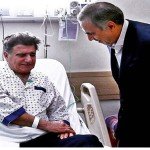 دستیار ویژه روحانی به عیادت شجریان رفت