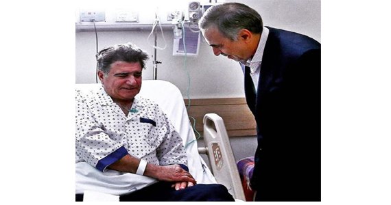 دستیار ویژه روحانی به عیادت شجریان رفت