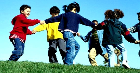 اهمیت بازی کردن در دوران کودکی