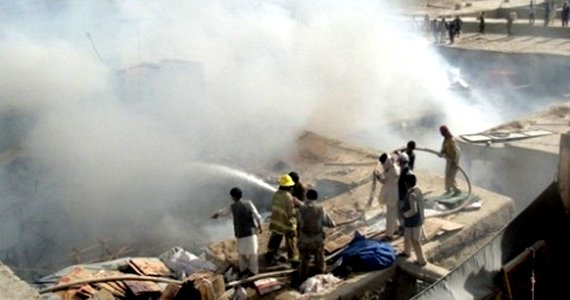 فرماندۀ پولیس غور: طالبان ده‌ها خانۀ مسکونی را در دولینه آتش زدند