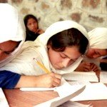 مقام‌های حکومتی فراه: مکاتب مسدود شده در این ولایت را باز می‌کنیم