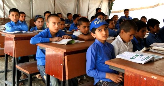 توزیع بیش از ۲ میلیون جلد کتاب درسی در ۱۳ ولایت افغانستان