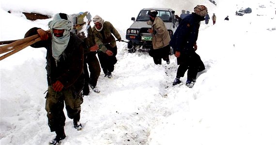 ریزش برف عملیات پاک‌سازی نیروهای امنیتی را در راغستان متوقف کرد