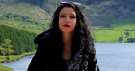 زن انگلیسی ۲ دختر خورد سنش را به وسیله خنجر کشت