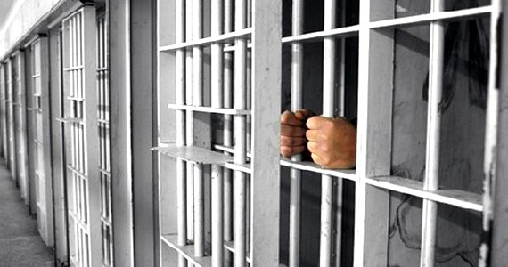 پولیس ایران آلت تناسلی یک مهاجر افغان را سوزاند