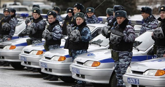 یک فرمانده طالبان که با طیاره به روسیه رسید روانه زندان شد