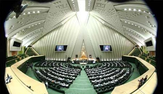 ۱۲ هزار تن برای انتخابات مجلس ایران ثبت‌نام کردند