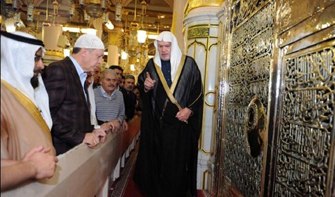 اردوغان با همسرش مناسک حج عمره را به‌جای آورد