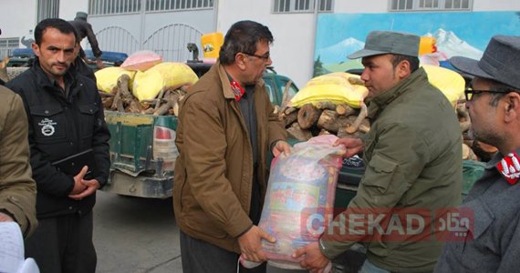 برای خانواده‌های شهدای پولیس در ولایت غور مواد اولیه توزیع شد
