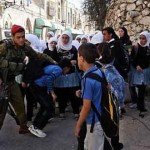 دخالت مستقیم نظامیان اسرائیلی به صنوف درسی دانش‌آموزان فلسطینی‌ها