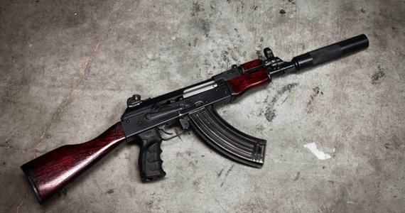 روسیه در بهار آینده ۱۰۰۰۰ کلاشینکف به کشور می‌فرستد