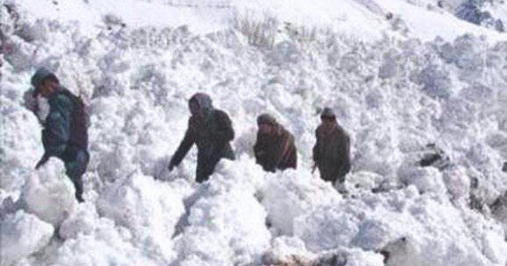 ریزش برف شدید و وقوع یک رویداد ترافیکی دربند سبزک