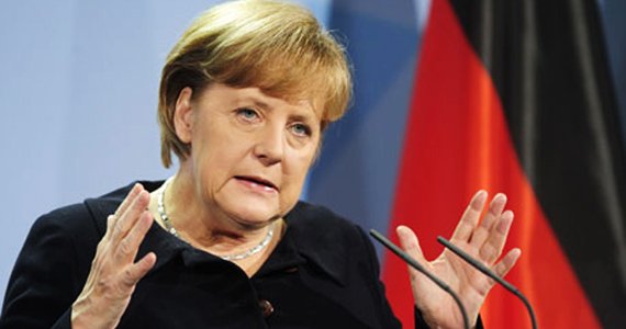 مرکل: نیروهای خود را درمبارزه با داعش افزایش نمی‌دهیم