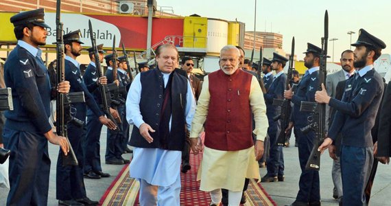 مودی با کشور رقیبش نیز دیدار کرد