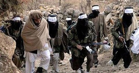 داعشیان ۶ طالب و یک ارتشی را یکجا گردن زدند