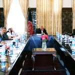 شکایت والیان در حضور رییس‌جمهور از افزایش افراد مسلح غیرمسئول