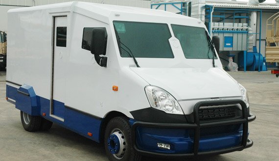 ماین کناره جاده‌ای در هرات موتر بانک ملی را آماج قرارداد