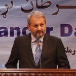 وزیر صحت عامه از یک معتاد ویروس” اچ آی وی” گرفت