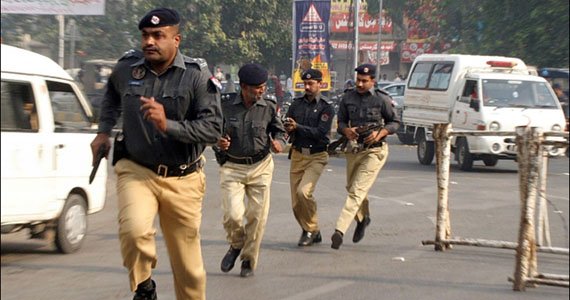 پولیس پاکستان معلم یک مکتب آموزشی داعش را بازداشت کرد