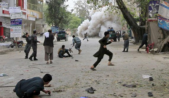 ۷ نظامی در درگیری در ساختمان کنسولگری پاکستان کشته شدند