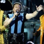 بنیانگذار گروه زمین باد و آتش درگذشت