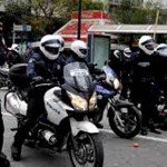 سه تن به گمان تلاش قاچاق اسلحه در یونان بازداشت گردیدند