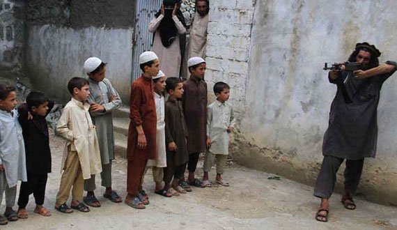 نگرانی حقوق بشر از افزایش حضور کودکان در جنگ افغانستان