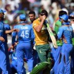 کریکت بازان افغان برای پیروزی در برابر بریتانیا توپ می‌زنند