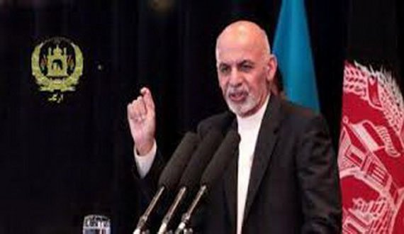 غنی به لندن رسید، تظاهرات هم آغاز شد