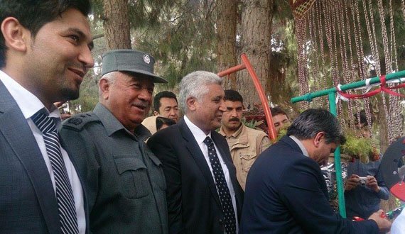 والی هرات: مانع کسب تعلیم و تربیه نشوید