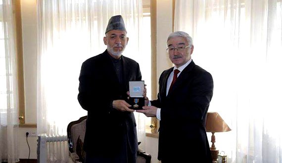 حامد کرزی مدال سازمان اجتماعی قزاقستان را کسب کرد