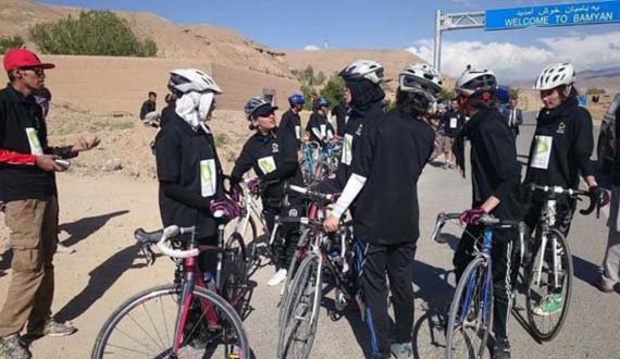 حکومت از نامزدی تیم ملی بایسکل سوار افغان برای کسب جایزه نوبل استقبال کرد