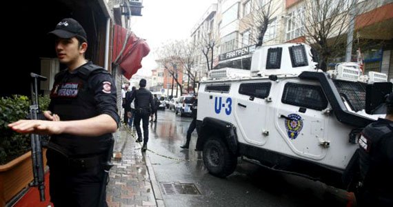 پولیس ترکیه ۲ زن مهاجم را کشت
