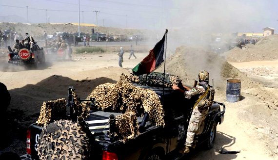 نظامیان افغان به مواضع طالبان در اچین حمله کردند