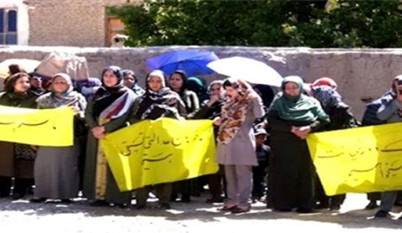 ۱۵۰۰ آموزگار در نیمروز اعتصاب کاری کردند