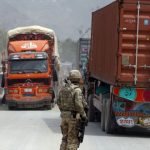 نظامیان پاکستانی، پس‌از مقاومت نظامیان افغان، تورخم را بستند