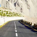 انتقاد بادغیسیان از عقد قرارداد مجدد پروژه آسفالت سرک لامان – قیصار با پیمانکاران داخلی