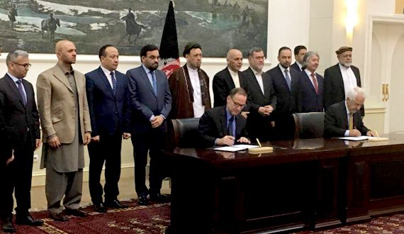 امضاء قرارداد لین برق ۲۲۰ کیلوولتی بامیان