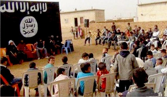 داعش در ننگرهار با هزینه حکومت برایش سرباز تربیت می‌کند