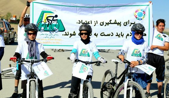 رکاب‌زنی به امید محو مواد مخدر