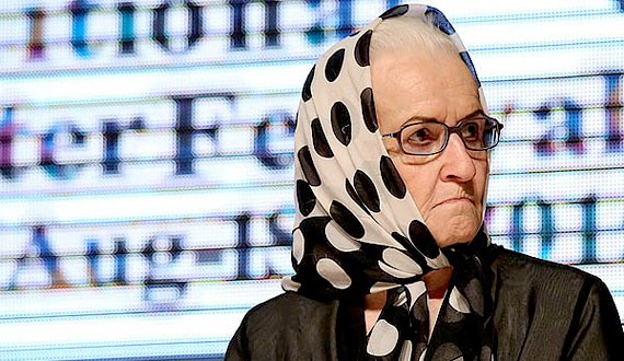 ملکه رنجبر:” نمی‌دانم چرا مرگ به سراغم نمی‌آید”