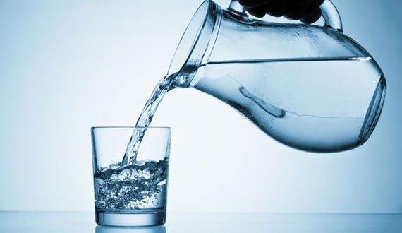 چگونه به طور روزانه آب بیشتری بنوشیم؟