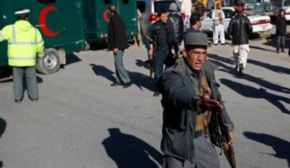 یک زن به دادگاه عالی کشور حمله کرد