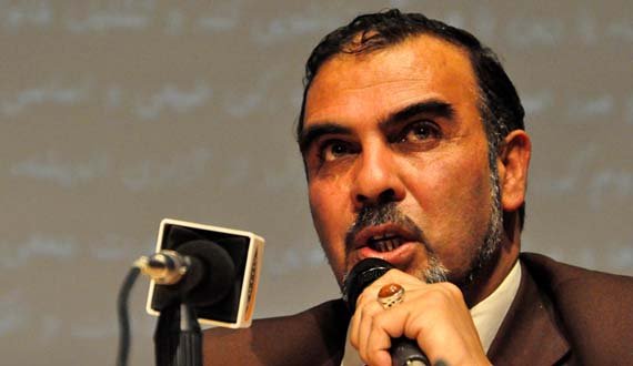 نی: زورمندان در تلاش برای محدود کردن استفاده از فیس‌بوک هستند
