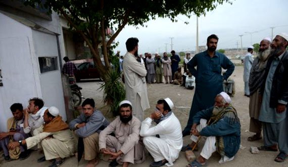 پولیس پاکستان مهاجران افغان را به ظن دست داشتن در حملات انفجاری بازداشت می‌کند