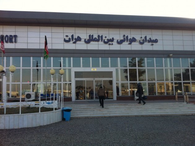 به میدان هوایی هرات حمله کردند
