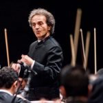 شهرداد روحانی به رهبری ارکستر سمفونیک تهران رسید