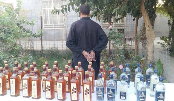 کشف و ضبط ۴۸ بطری مشروبات الکلی در فراه