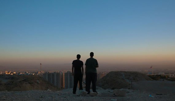 فیلم زیرزمینی “ایران پرجوش و خروش” در آلمان اکران شد